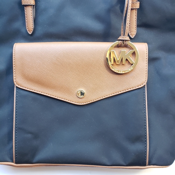 NWOT Michael Kors Jet Setter nylon tote w leather - Picture 4 of 15